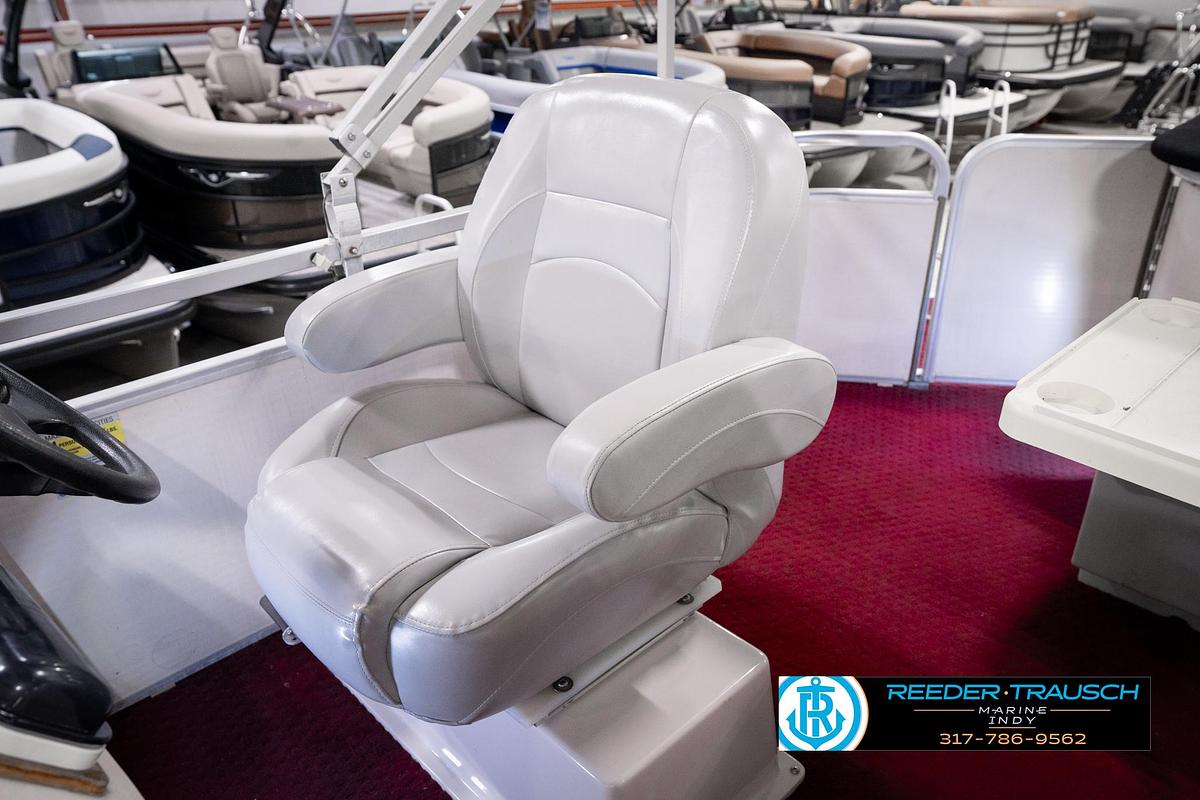 Used 2001 Sweetwater SW2221WR