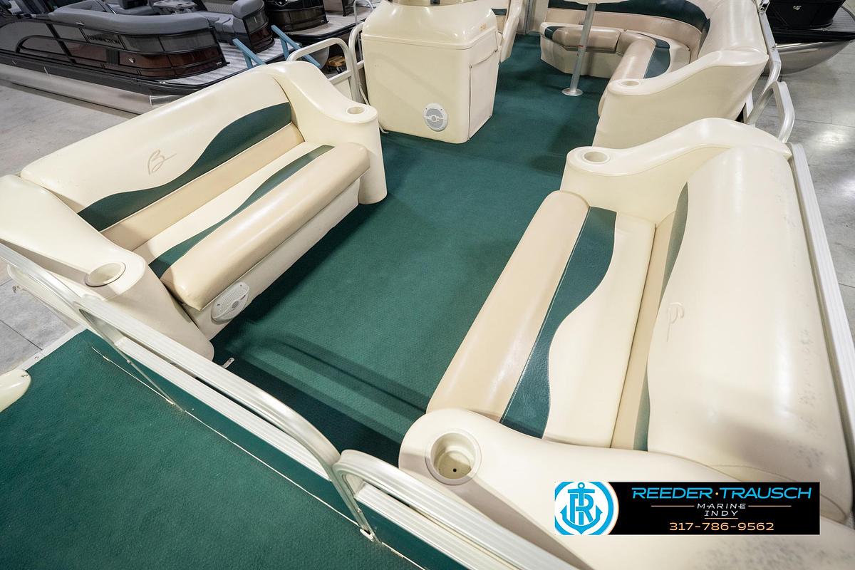 Used 2000 Bennington 227L