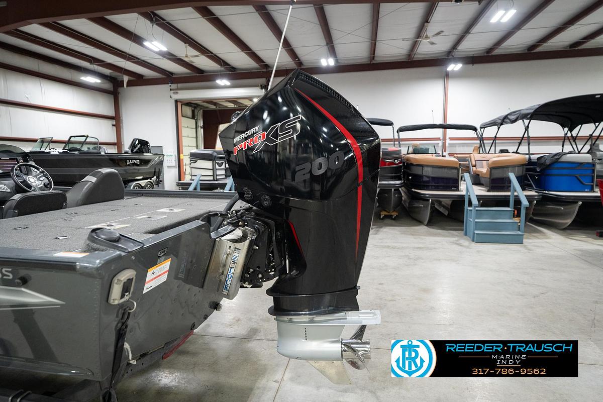 Used 2020 Lund 1875 Pro V Bass