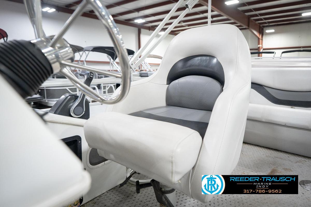 Used 1991 Godfrey Sanpan SP 2200