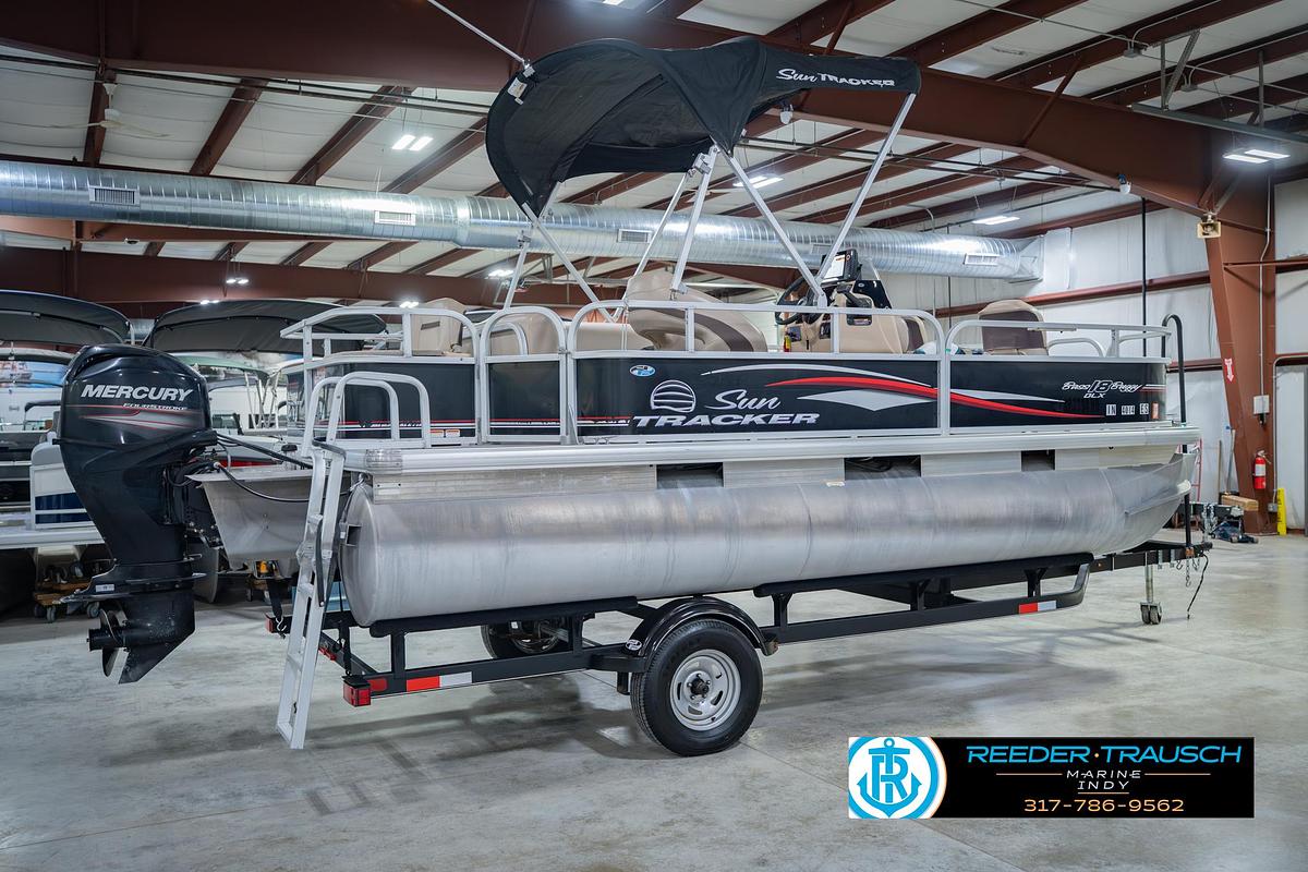 Used 2017 Sun Tracker Fishin' Barge 20 DLX