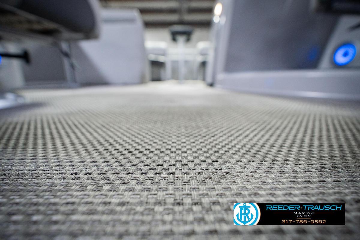 Used 2023 Bennington 23 LSR