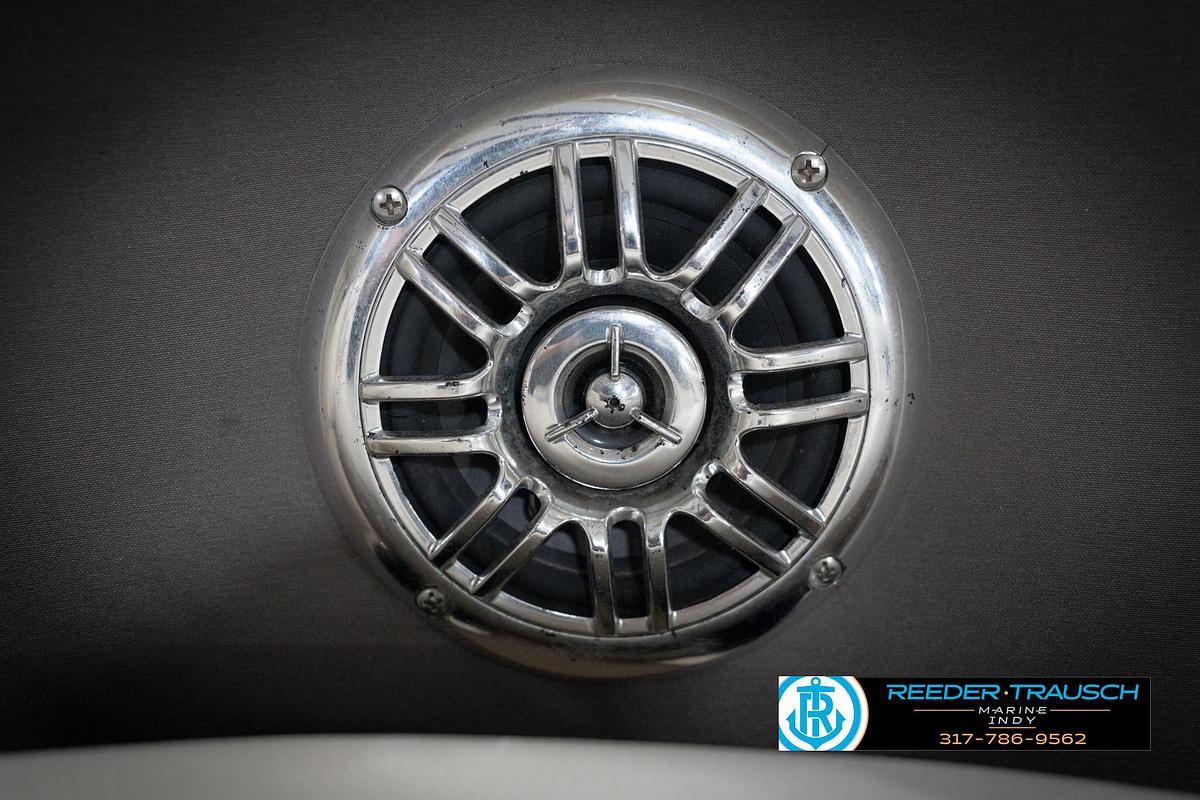 Used 2014 SunChaser Classic 8522 Lounger