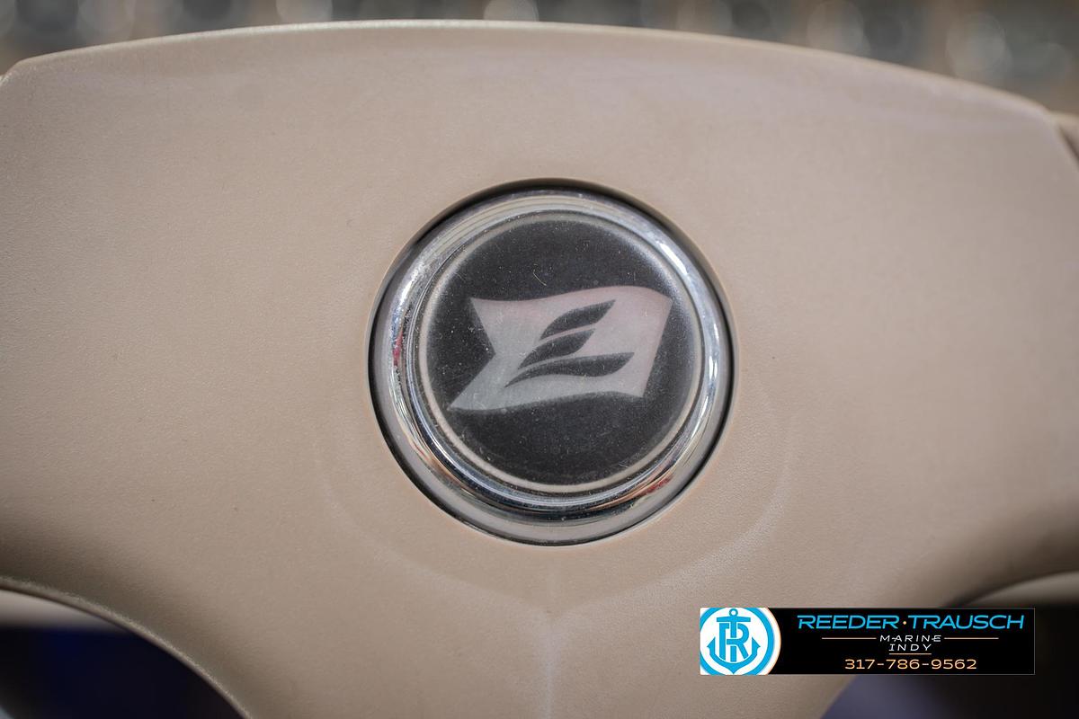 Used 2003 Larson SEi 180
