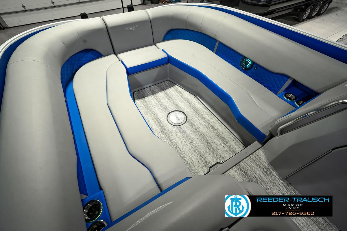 Used 2025 Bennington 25 L Bowrider