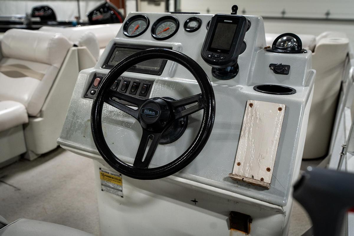 Used 1994 Harris Flote Boat