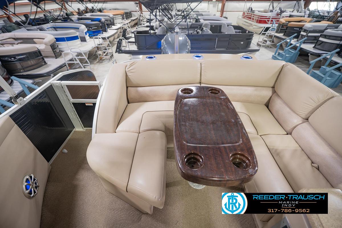 Used 2014 Bennington 2550 RCB