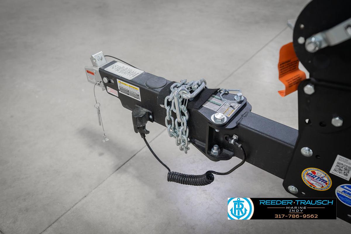 2026 Lund 1875 Pro Guide