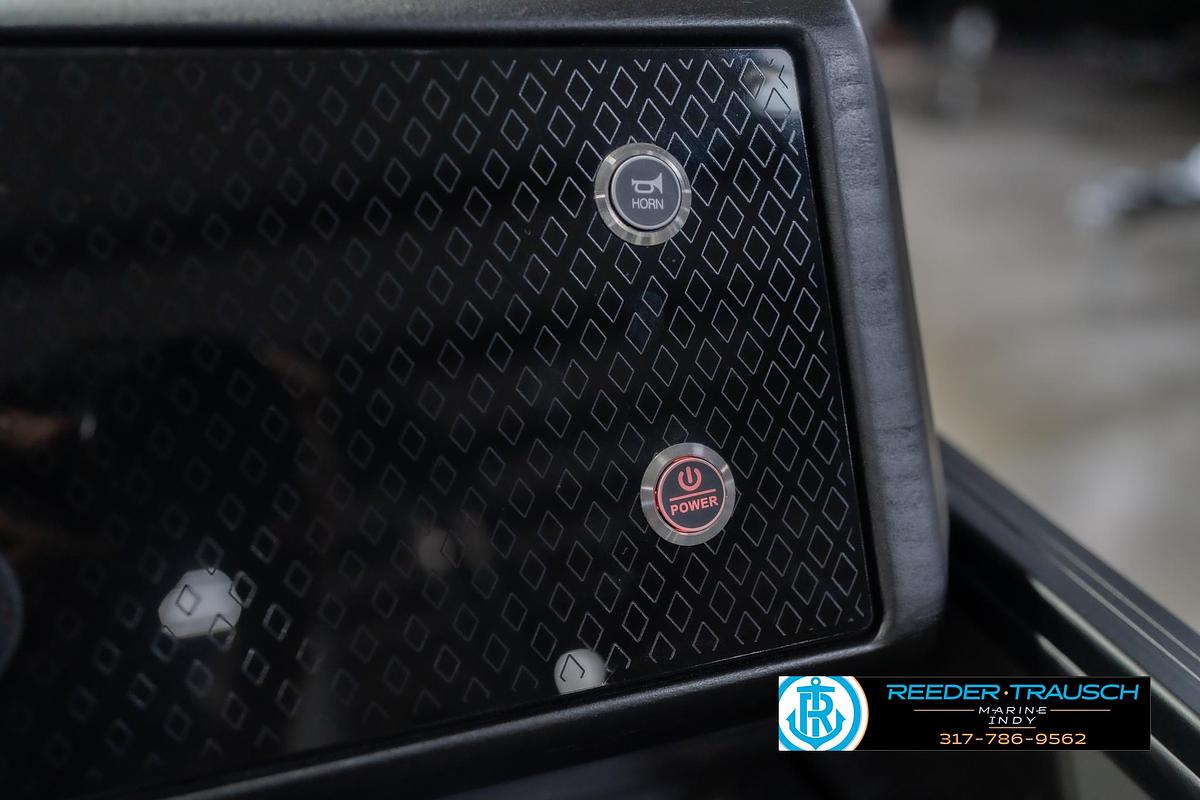 2026 Bennington 22 MFB