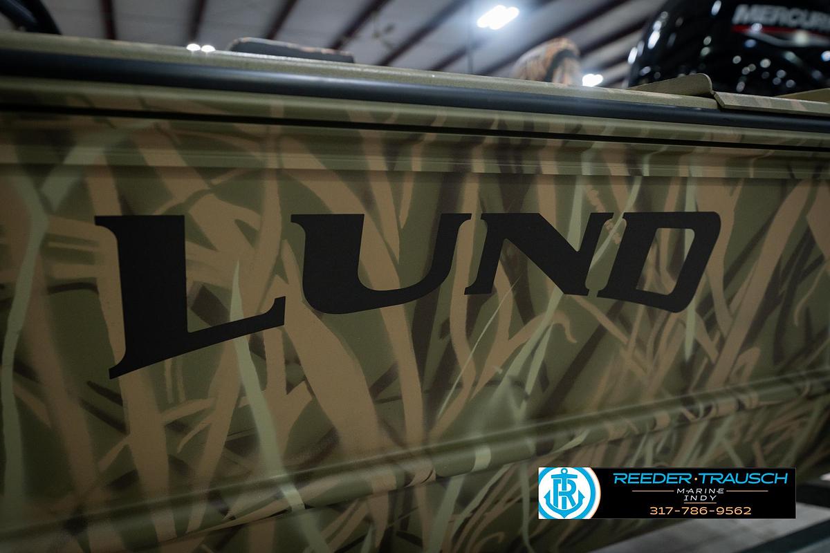 2026 Lund 1870 Predator Center Console