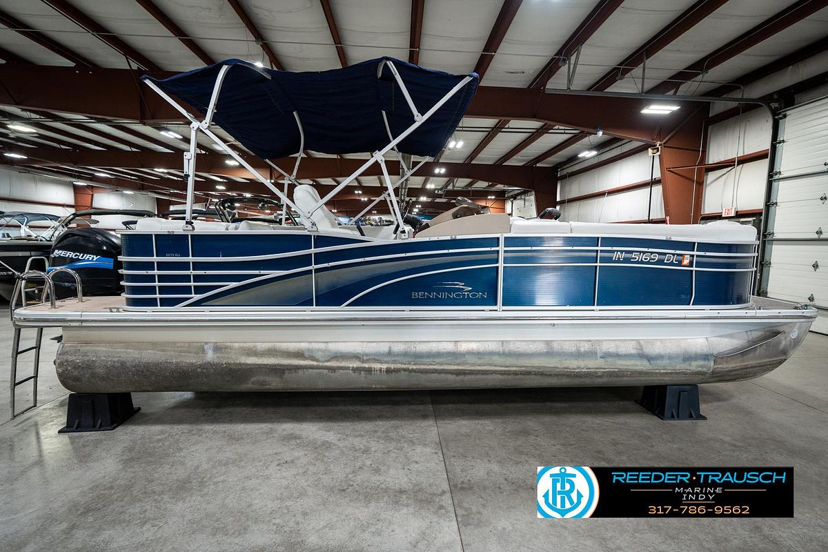 Used 2011 Bennington 2274 RCL