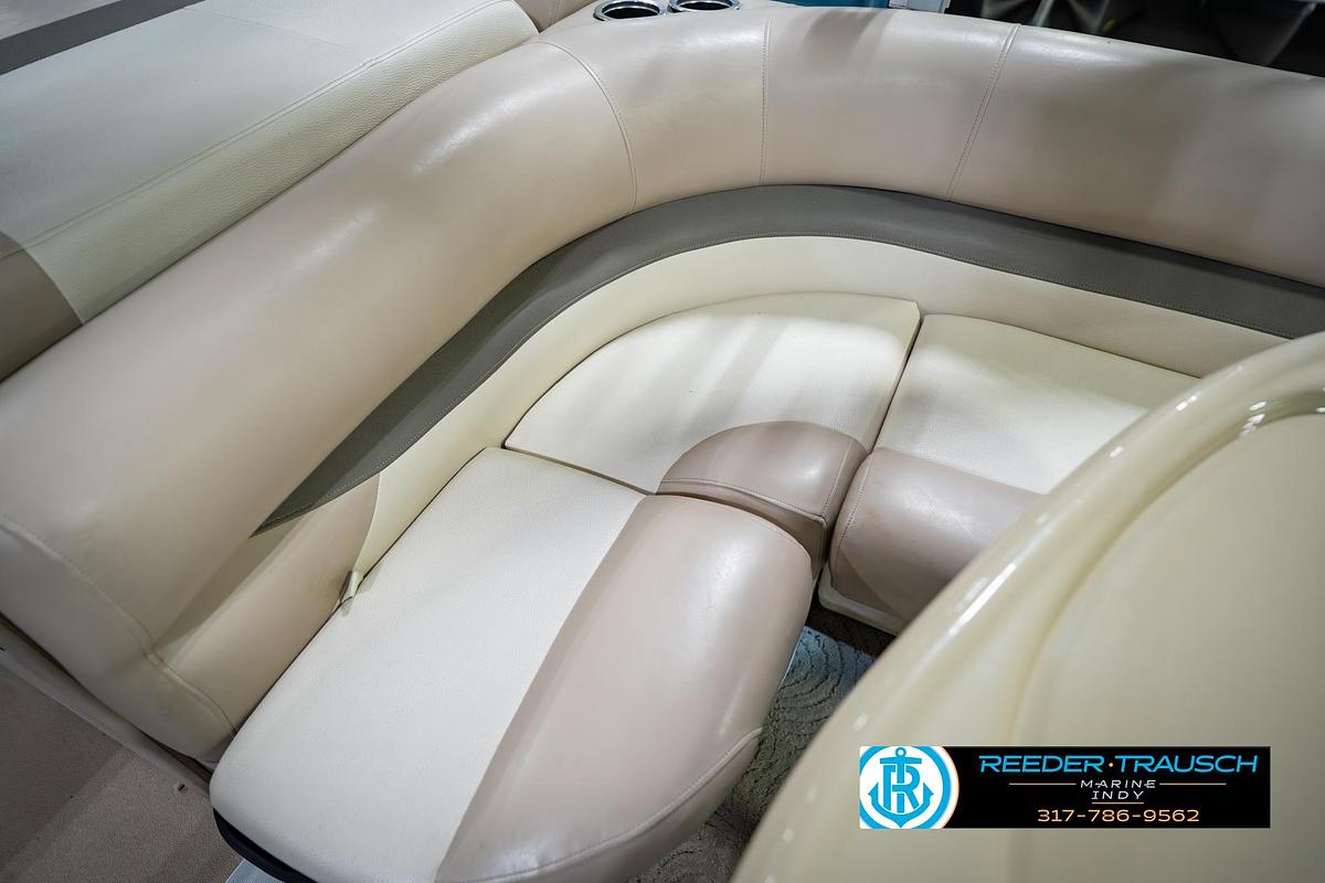 Used 2014 Tracker Marine Sig Party Barge 20 DLX