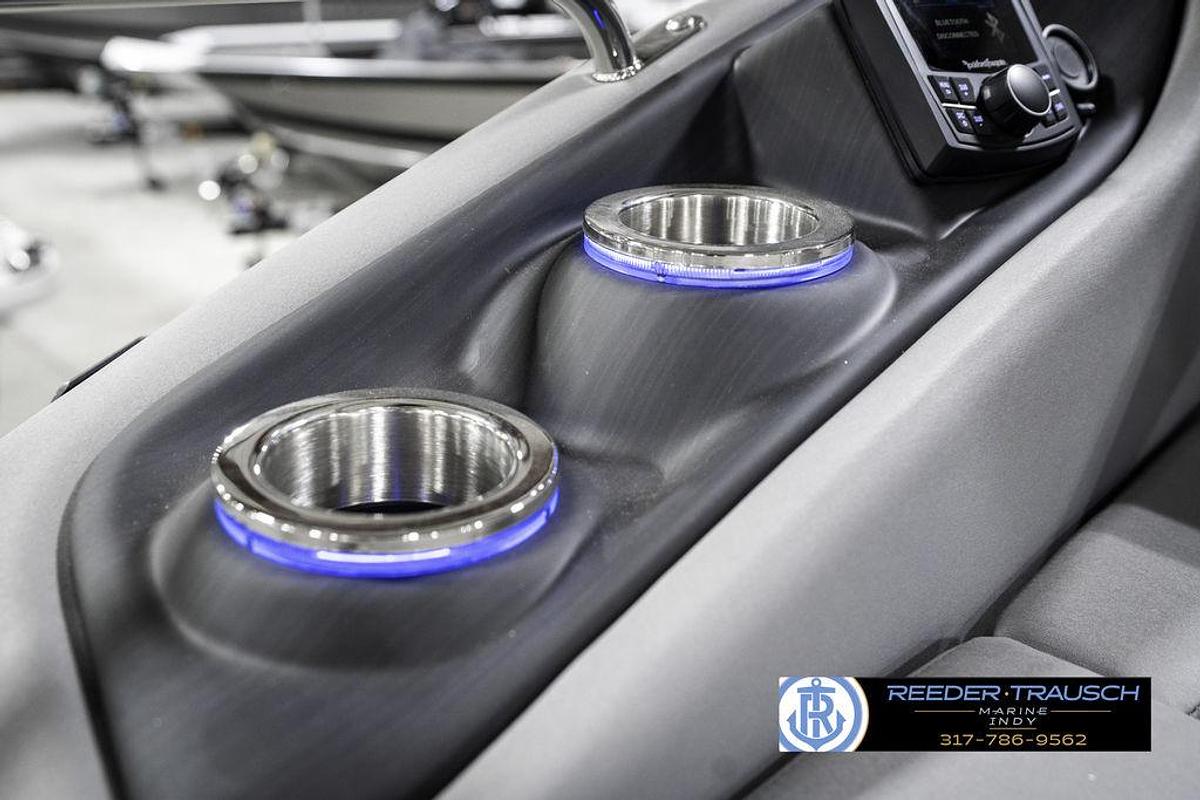 2025 Bennington 23 LTSB