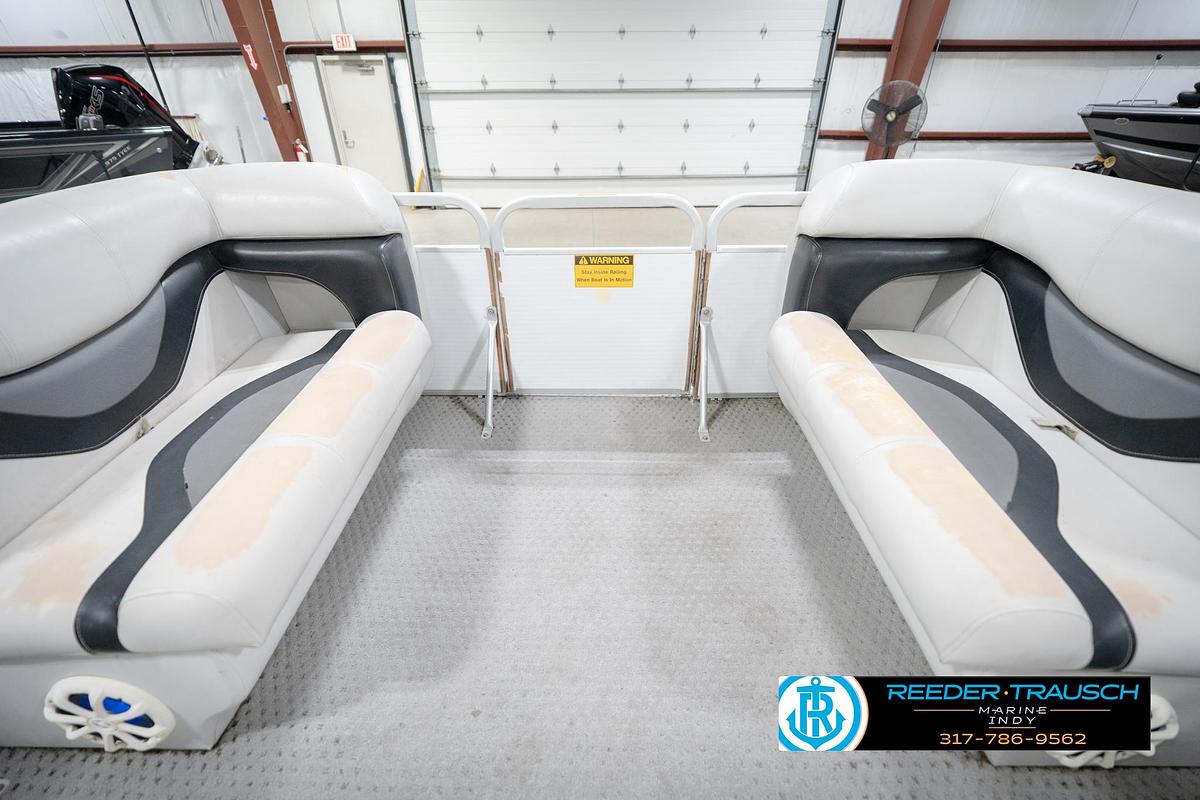 Used 1991 Godfrey Sanpan SP 2200