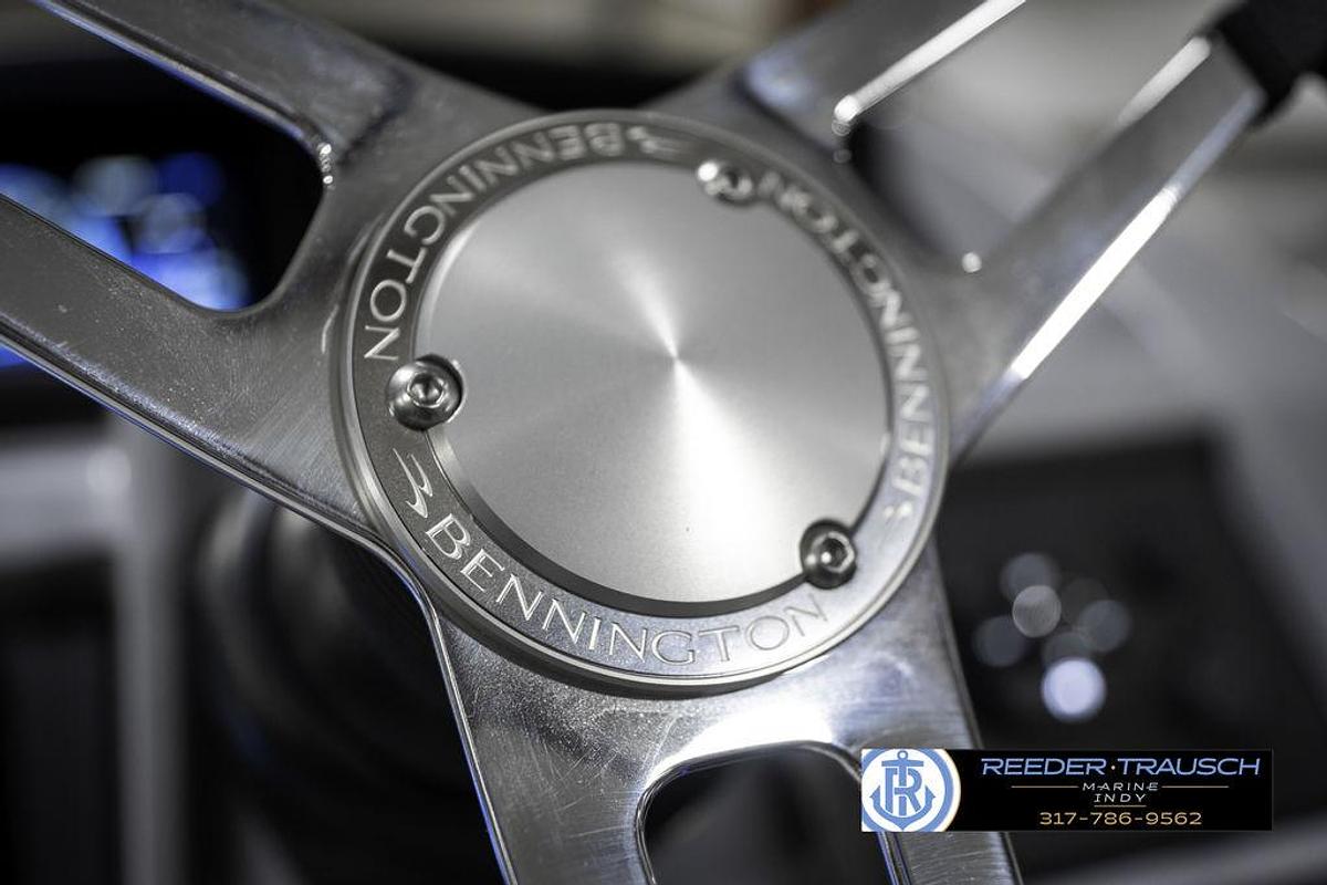 2025 Bennington 23 LTSB