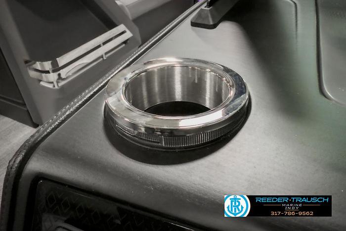 2025 Bennington 24 MFB