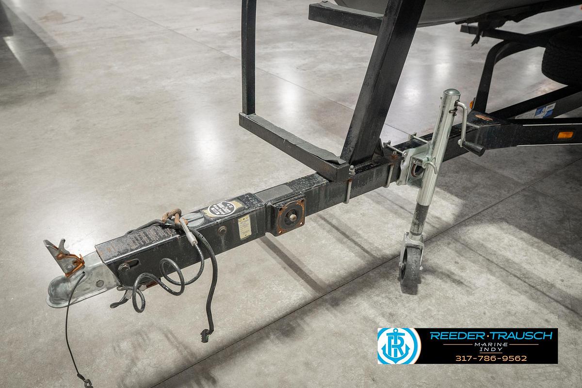 Used 2000 Bennington 227L