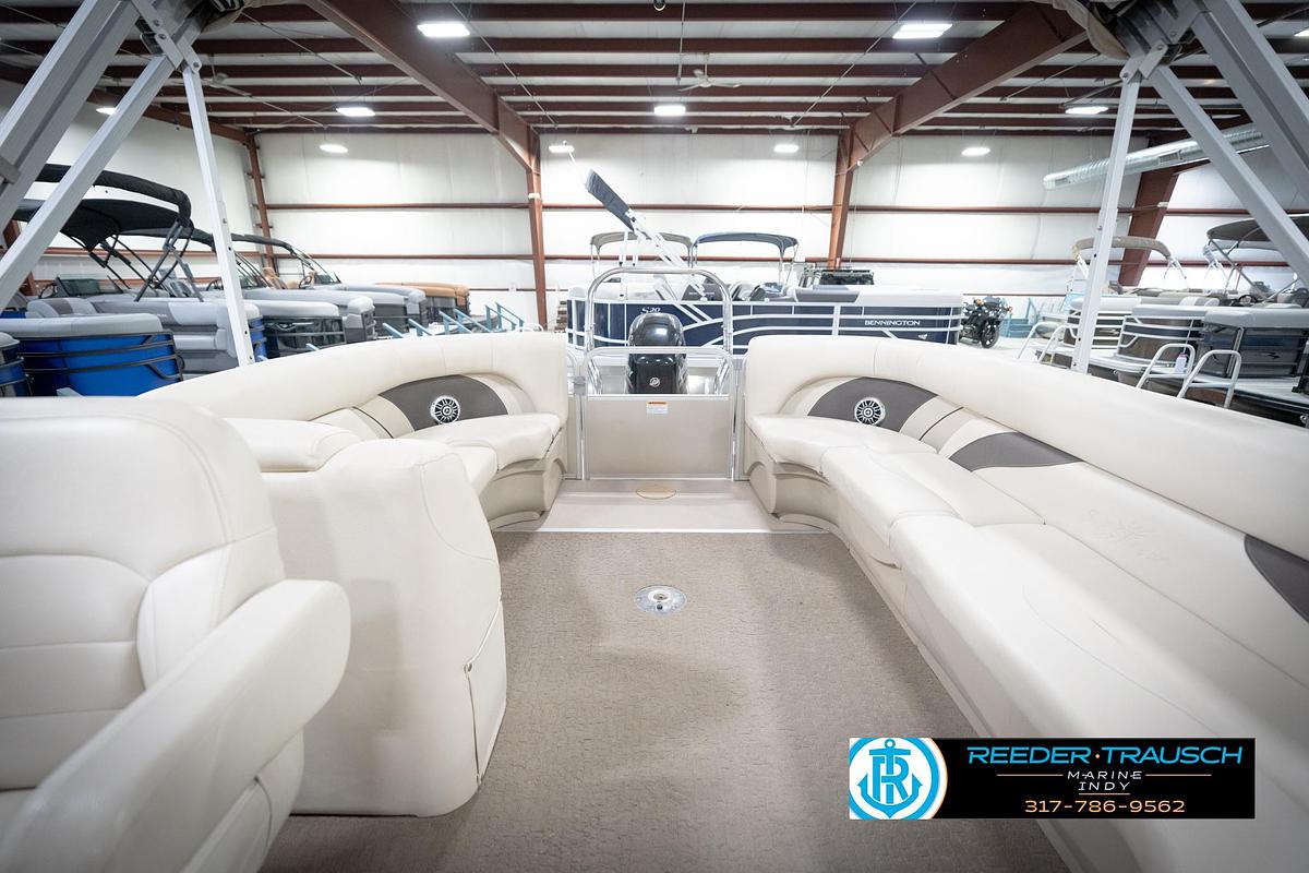 Used 2014 SunChaser Classic 8522 Lounger