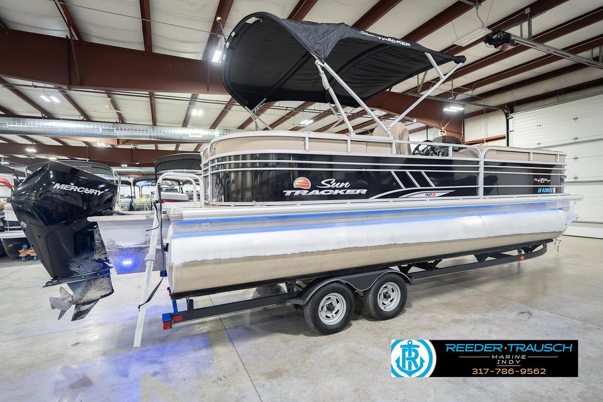 Used 2020 Sun Tracker Party Barge 24 DLX