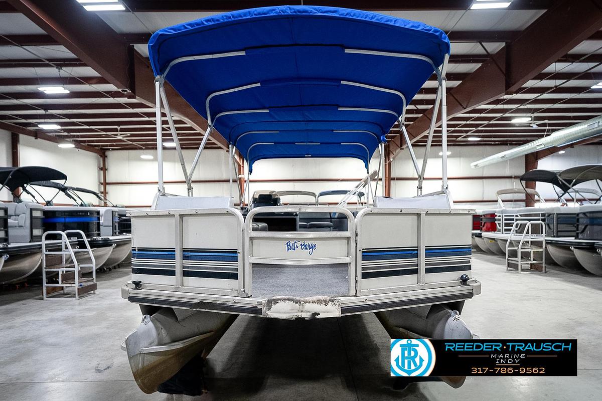Used 1992 Sun Tracker Party Barge 24