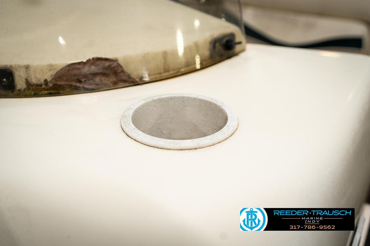 Used 2000 Bennington 2275 LX