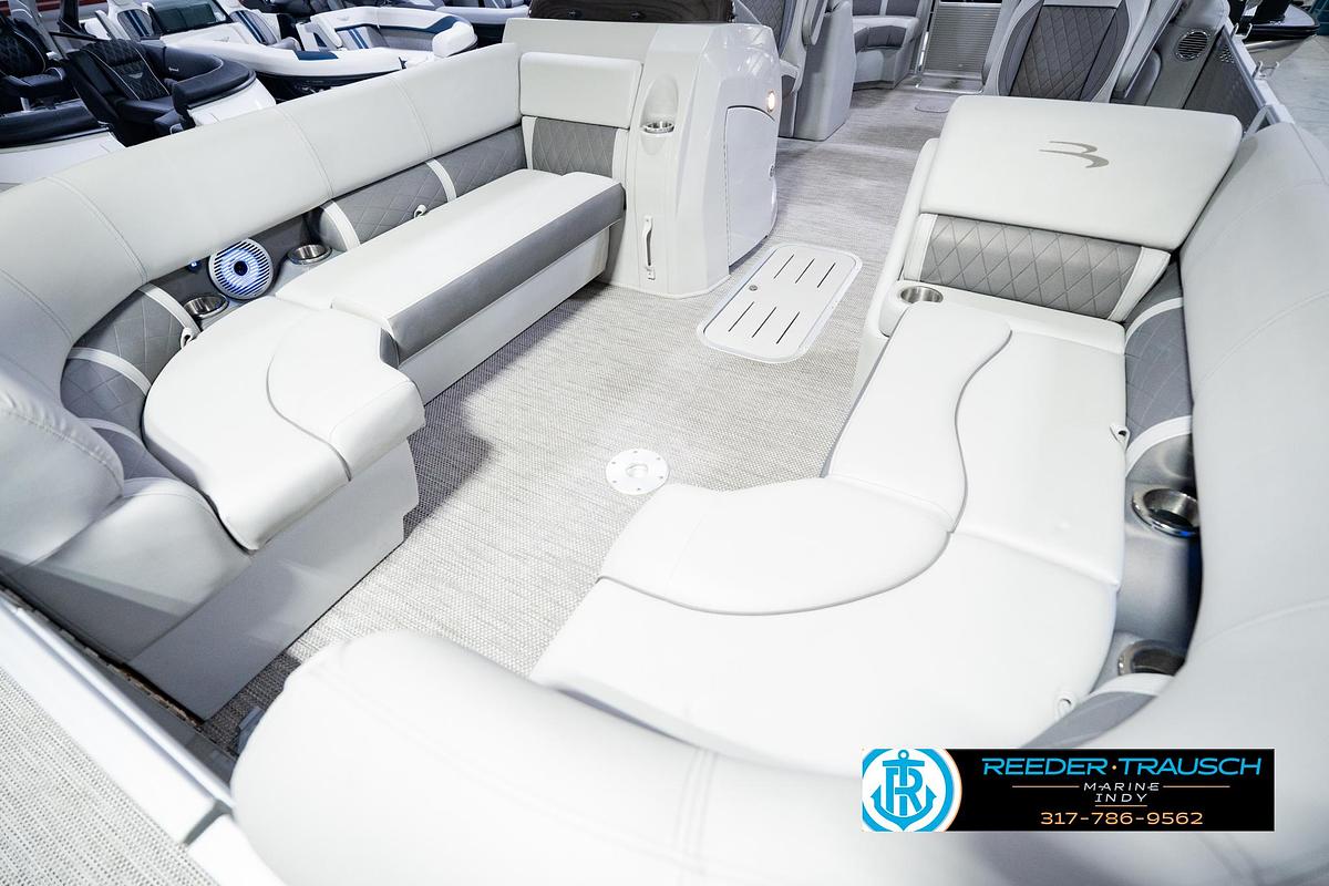 Used 2023 Bennington 23 LSR