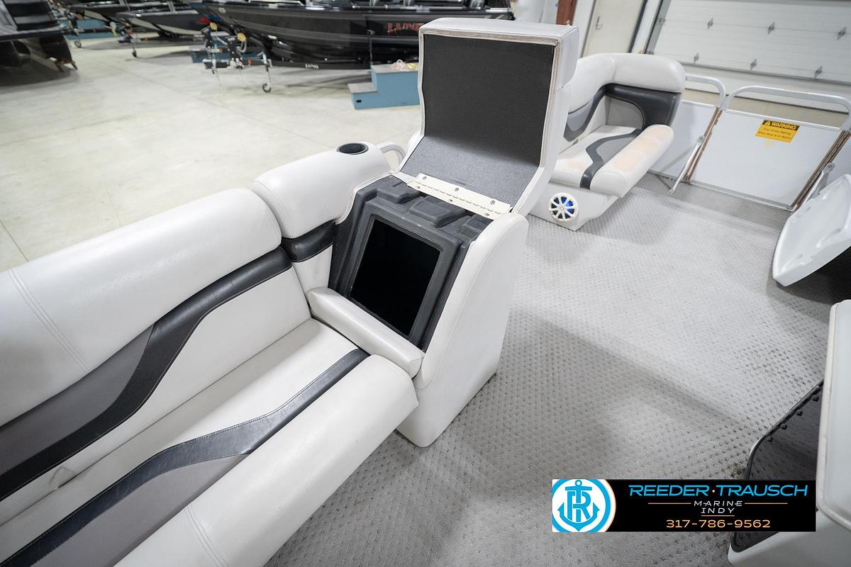 Used 1991 Godfrey Sanpan SP 2200