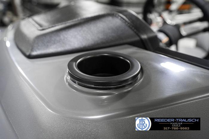 2025 Bennington 22 SLS