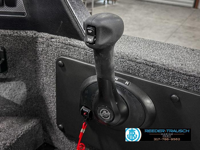 2025 Lund 1775 Impact XS