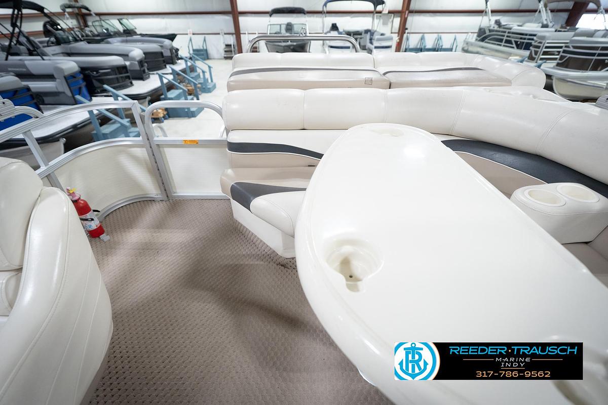 Used 2003 Bennington 2050 RL