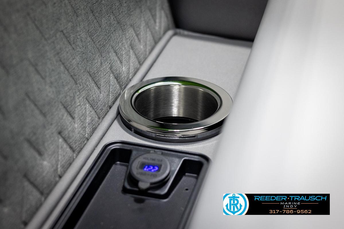 2025 Bennington 22 MFB