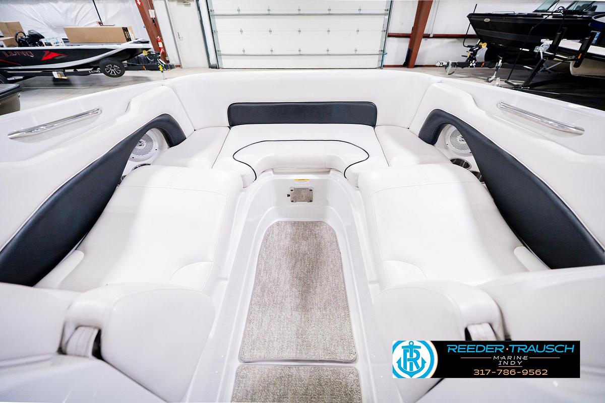 Used 2012 Crownline E4