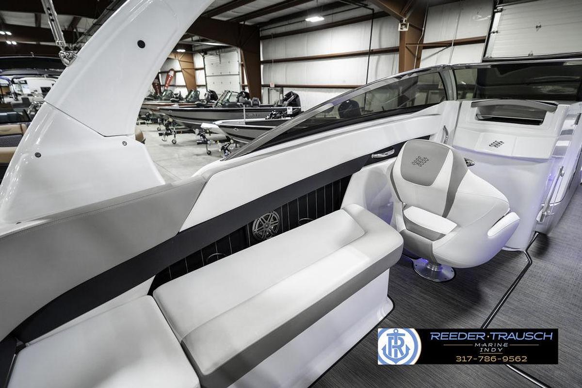 Used 2021 Four Winns H260