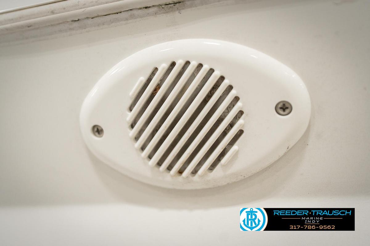 Used 1991 Godfrey Sanpan SP 2200