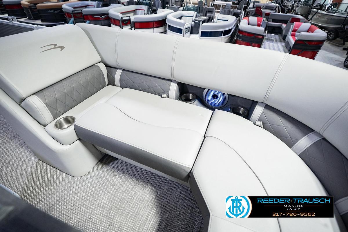 Used 2023 Bennington 23 LSR
