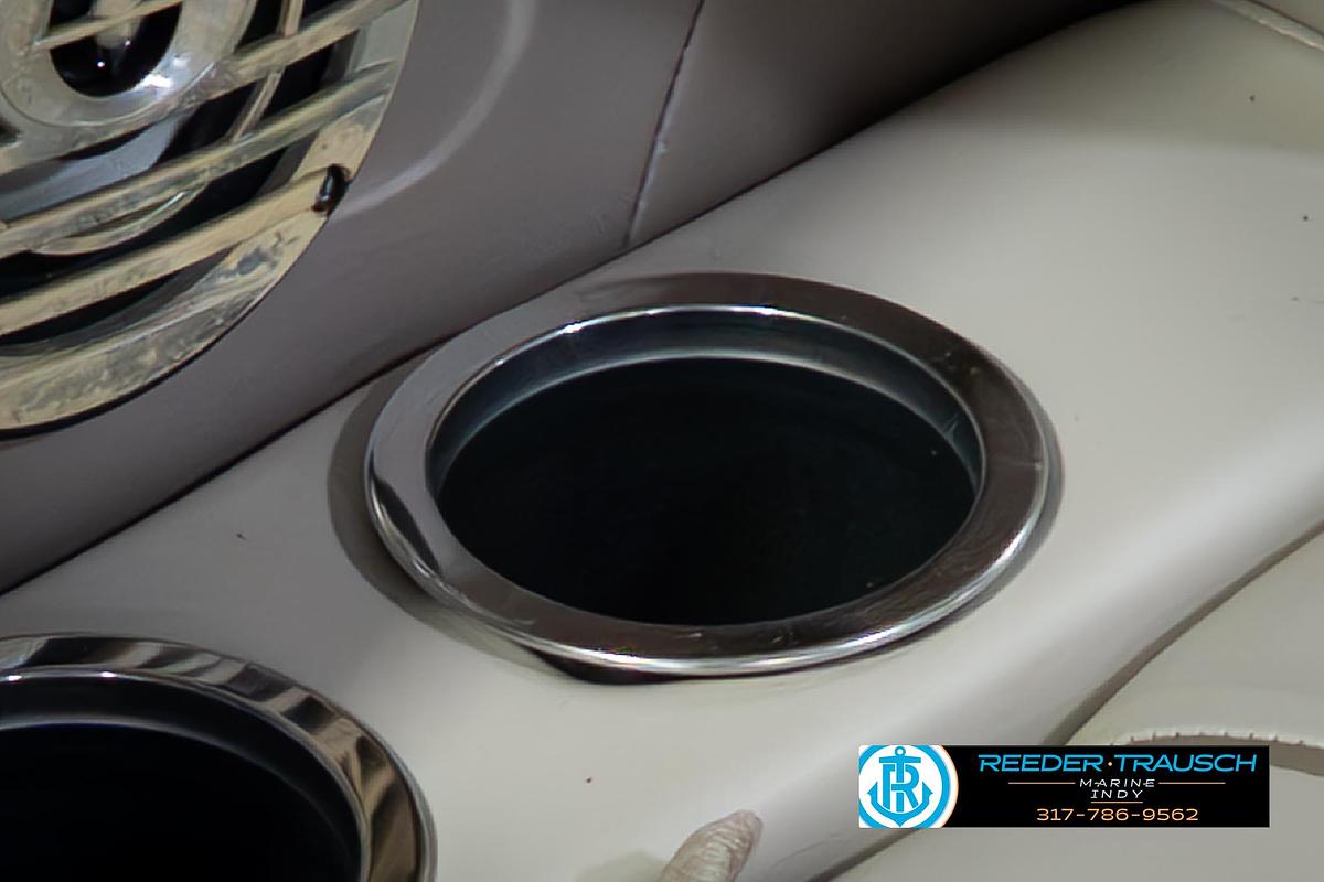 Used 2009 Sylvan 818 Mirage Fish