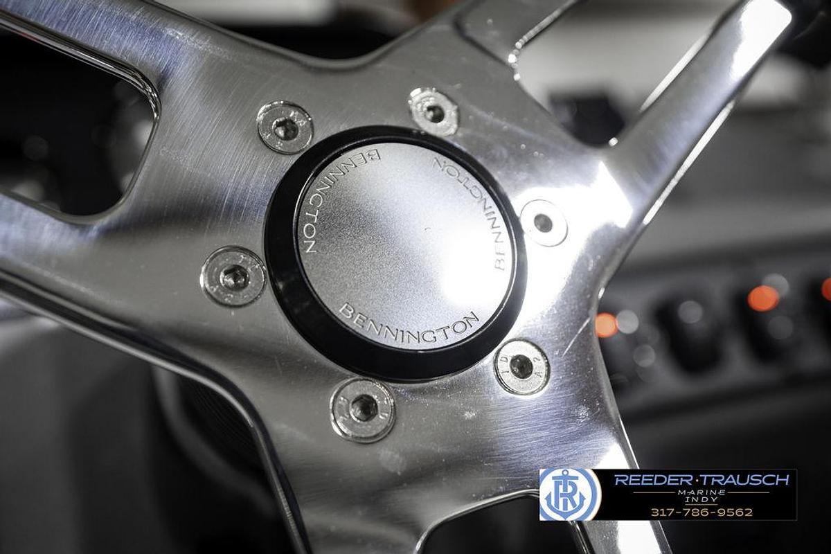 2025 Bennington 21 SS