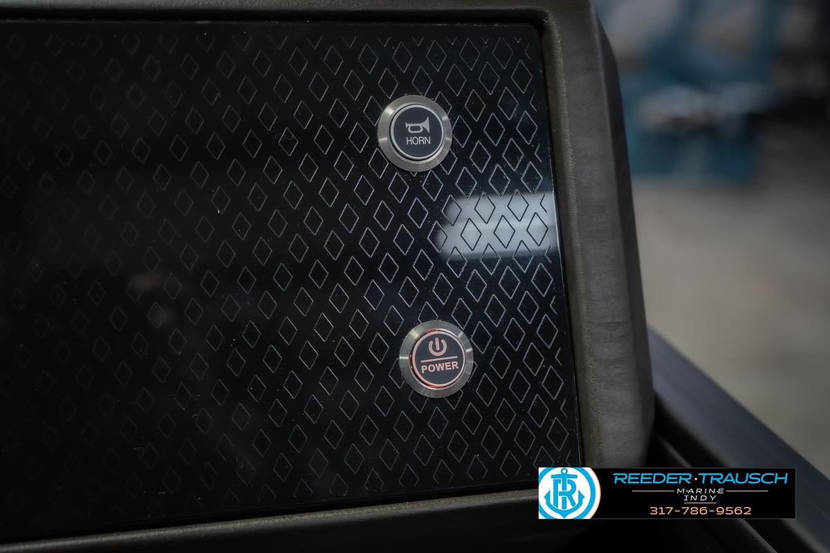 2026 Bennington 22 MSB