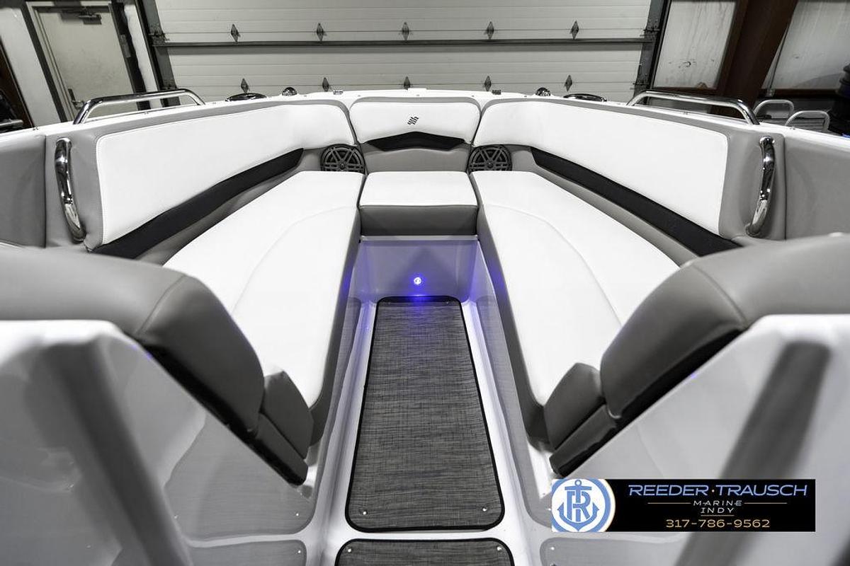 Used 2021 Four Winns H260