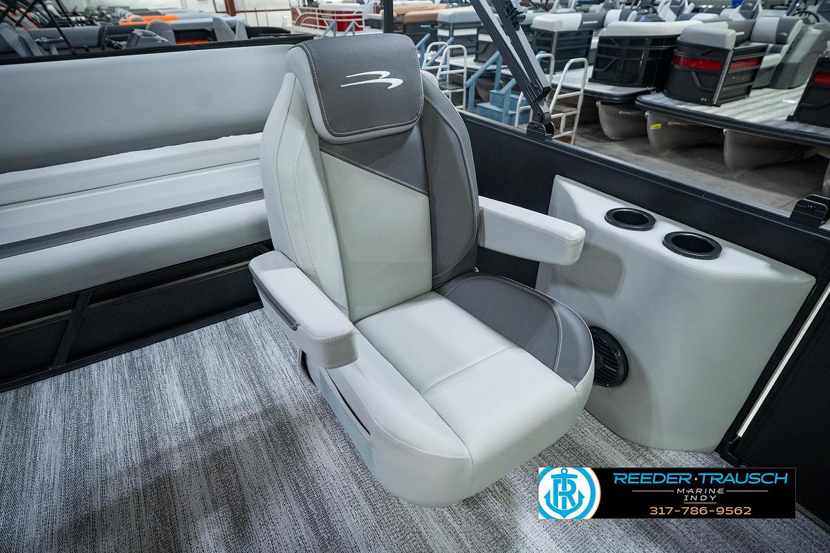 2027 Bennington 23 SSB