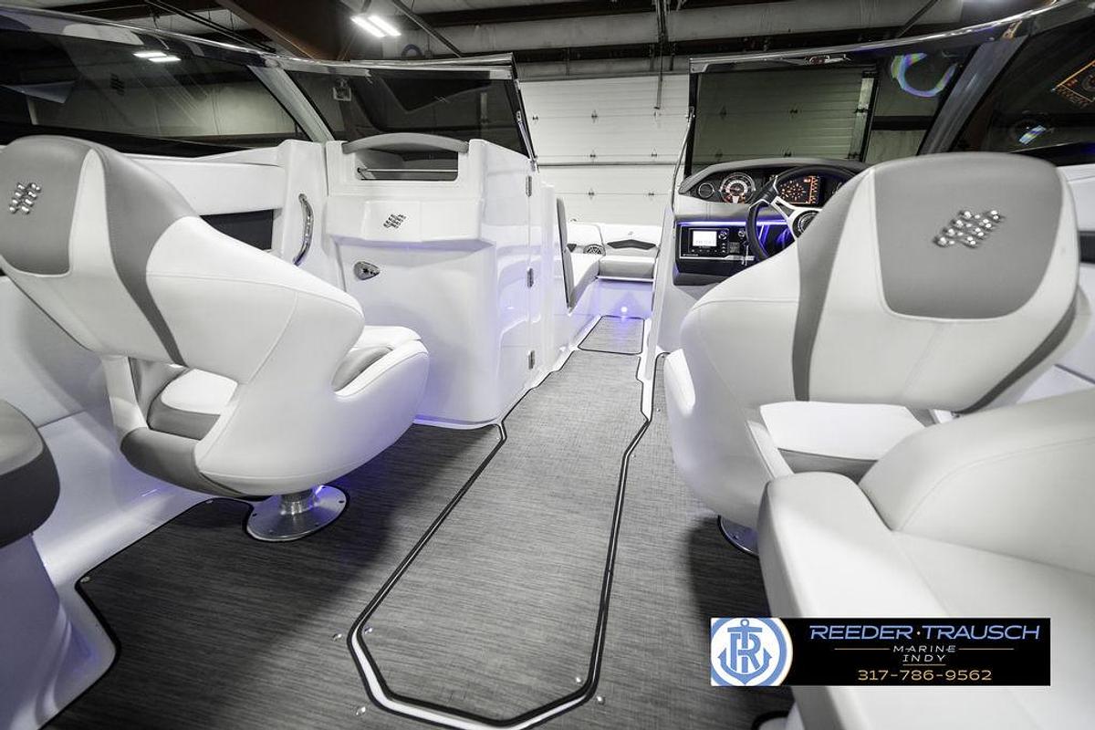 Used 2021 Four Winns H260