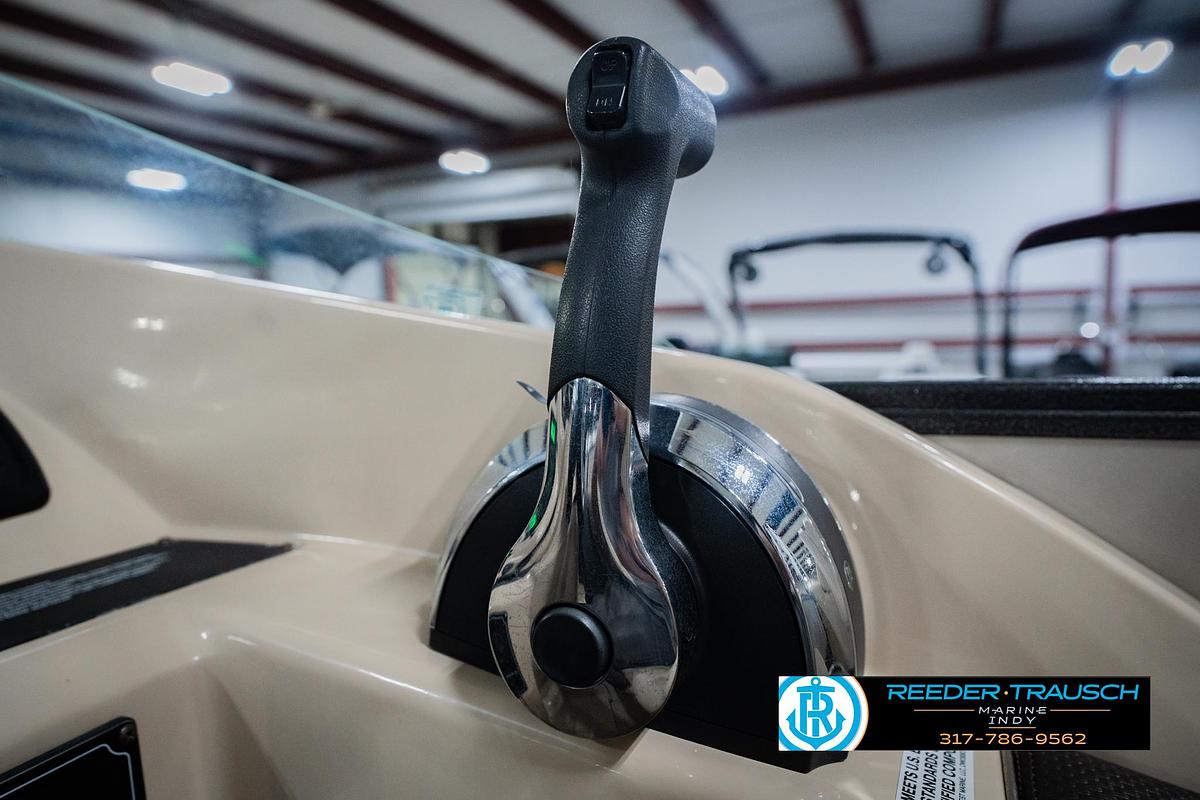 Used 2016 Crest 250 SLR2