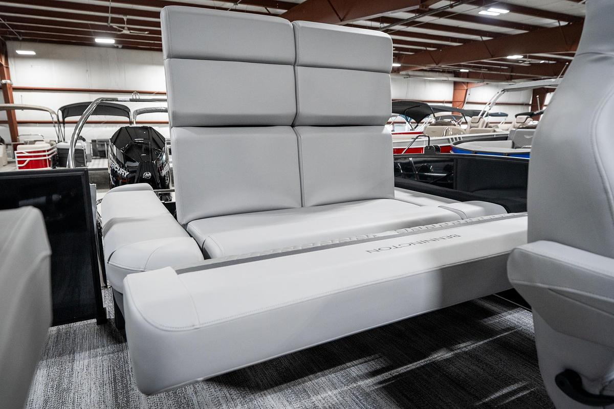 2025 Bennington 24 MSB