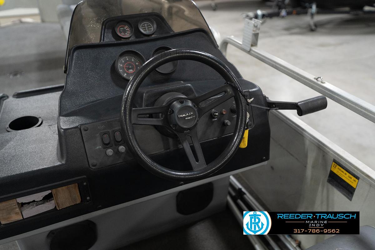 Used 1992 Sun Tracker Party Barge 24