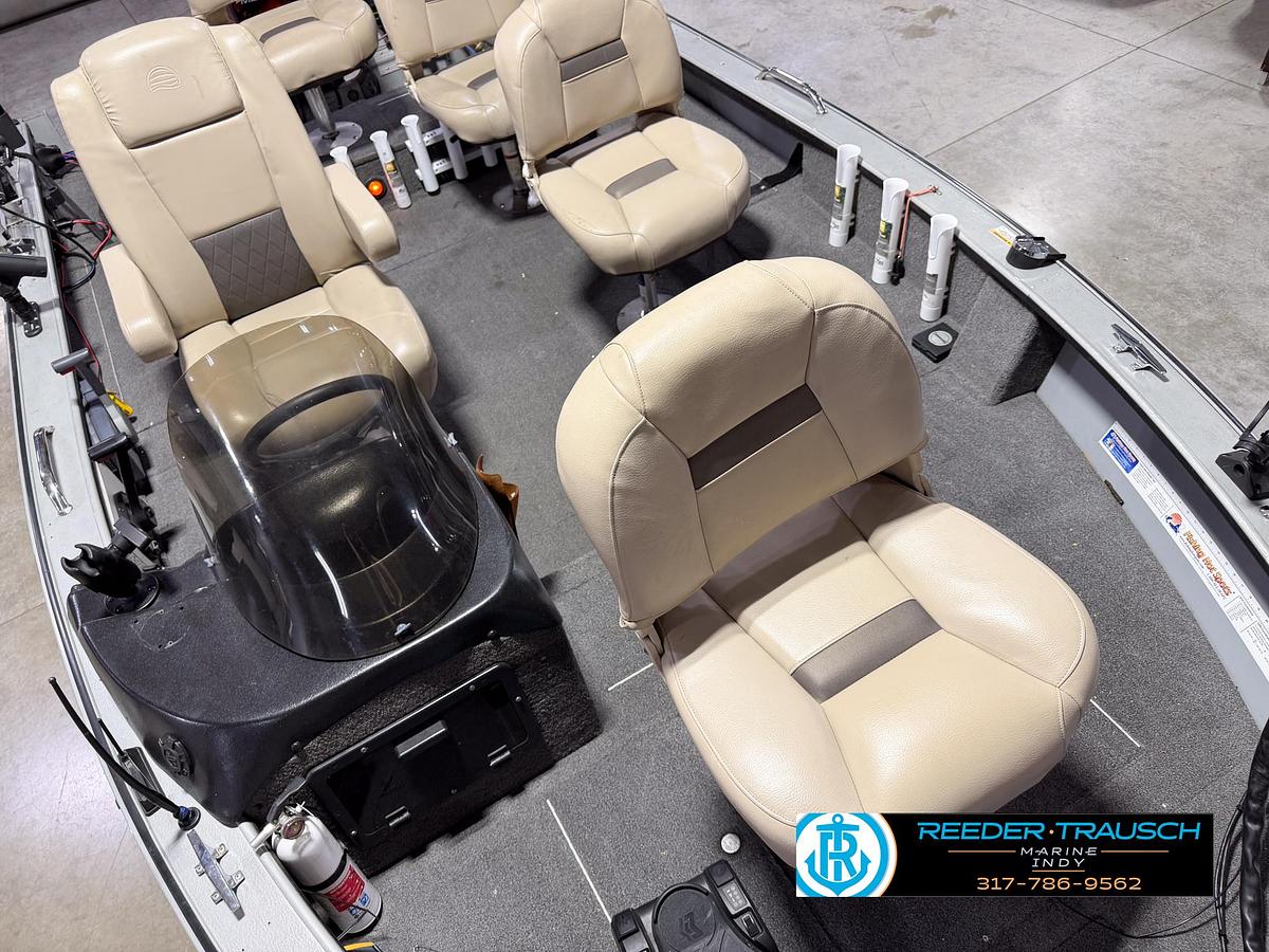 Used 1999 Lund Mr. Pike 17