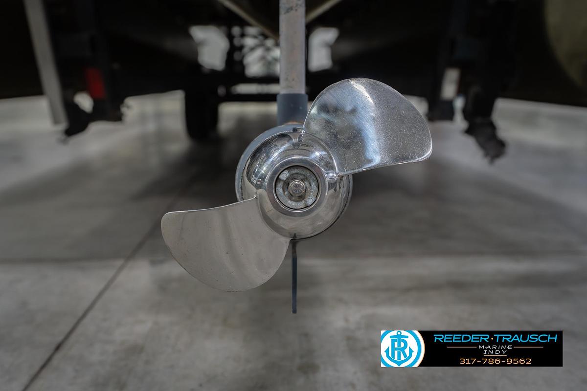 Used 2009 Sylvan 818 Mirage Fish