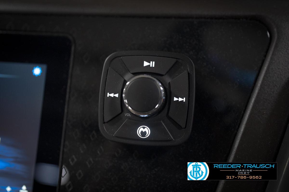 2026 Bennington 22 MSB