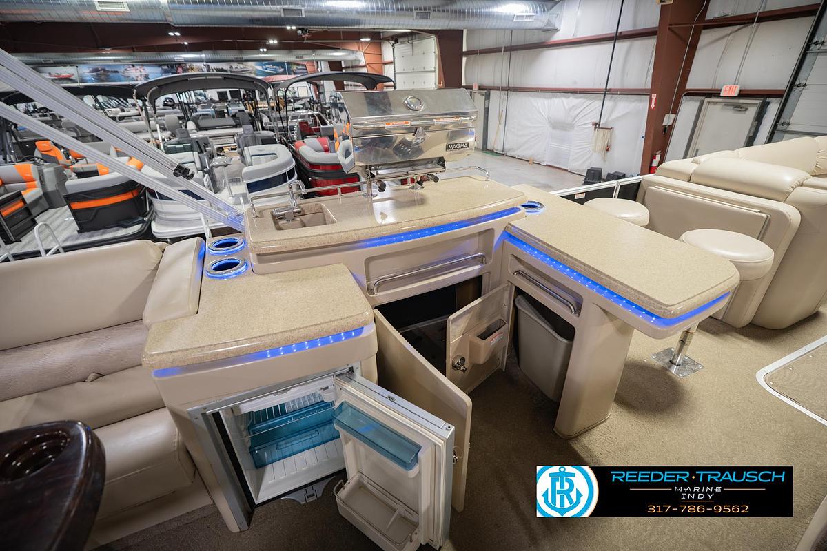 Used 2014 Bennington 2550 RCB