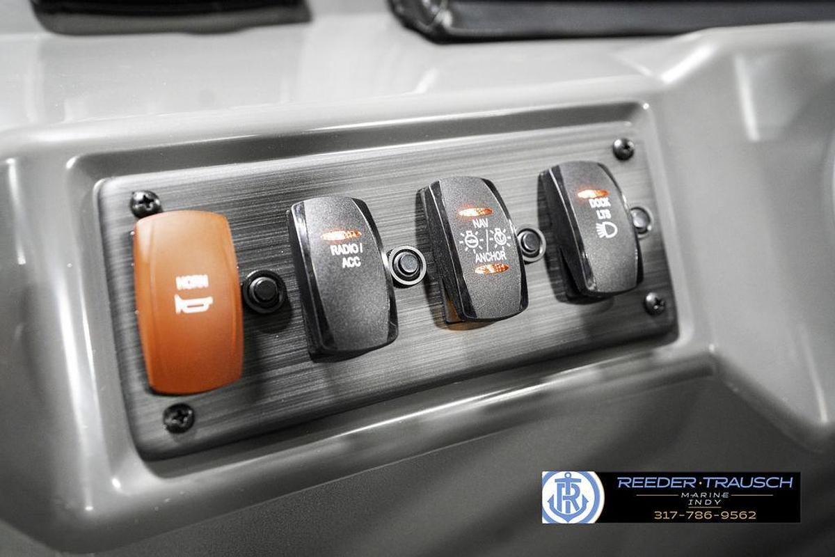 2025 Bennington 18 SLJ