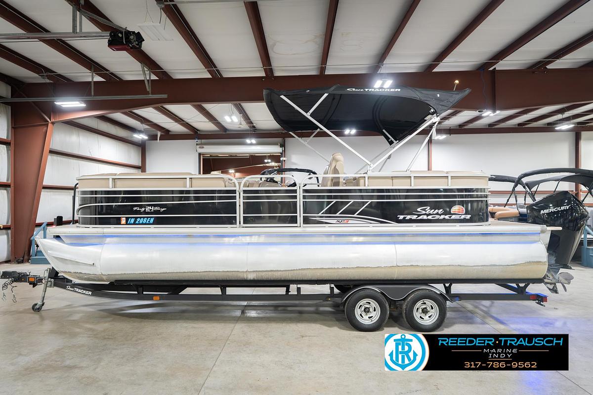 Used 2020 Sun Tracker Party Barge 24 DLX
